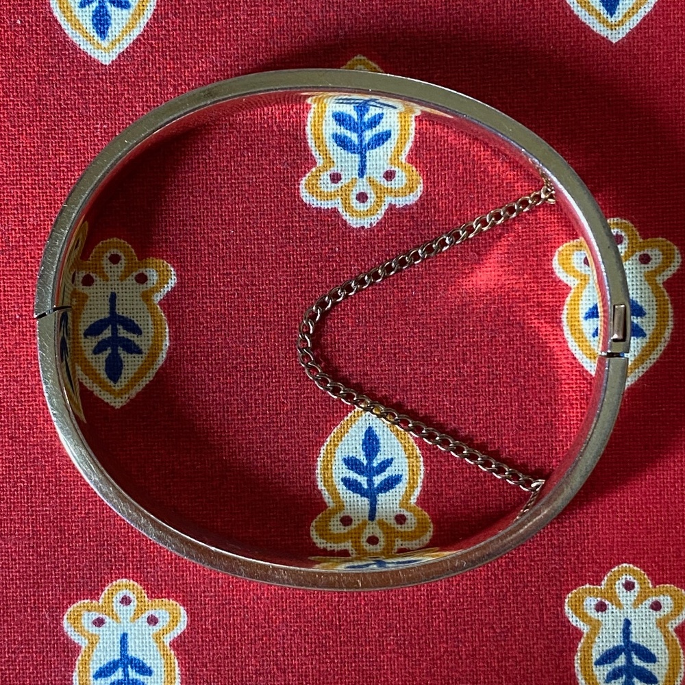 M I R E I L L E - 12k Gold Filled Bangle Bracelet - image 4